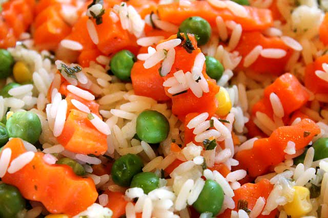 Постный рис с овощами