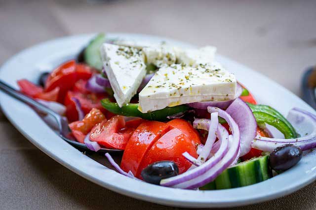 Греческий салат по классическому рецепту