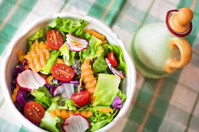 Простой и вкусный салат из овощей