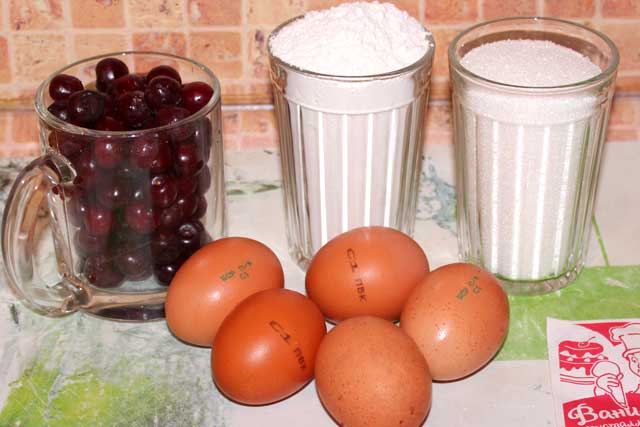 Ингредиенты для вишневой шарлотки