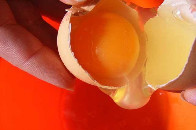 Польза сырых яиц